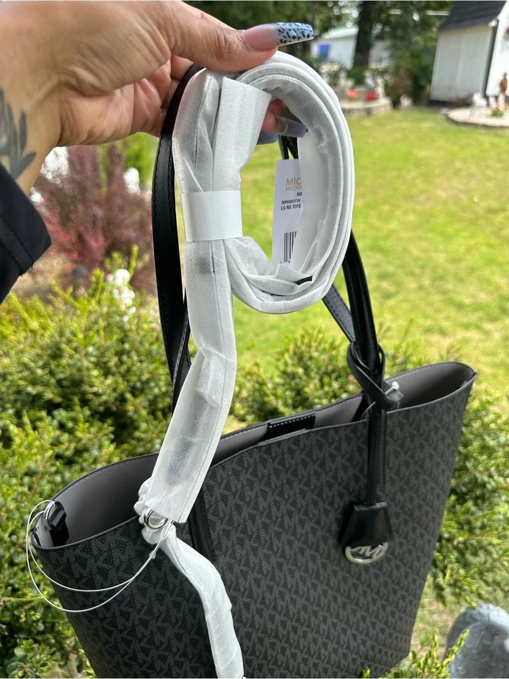 NWT Michael Kors “Haley” LG Signature Tote Logo Shoulder Bag